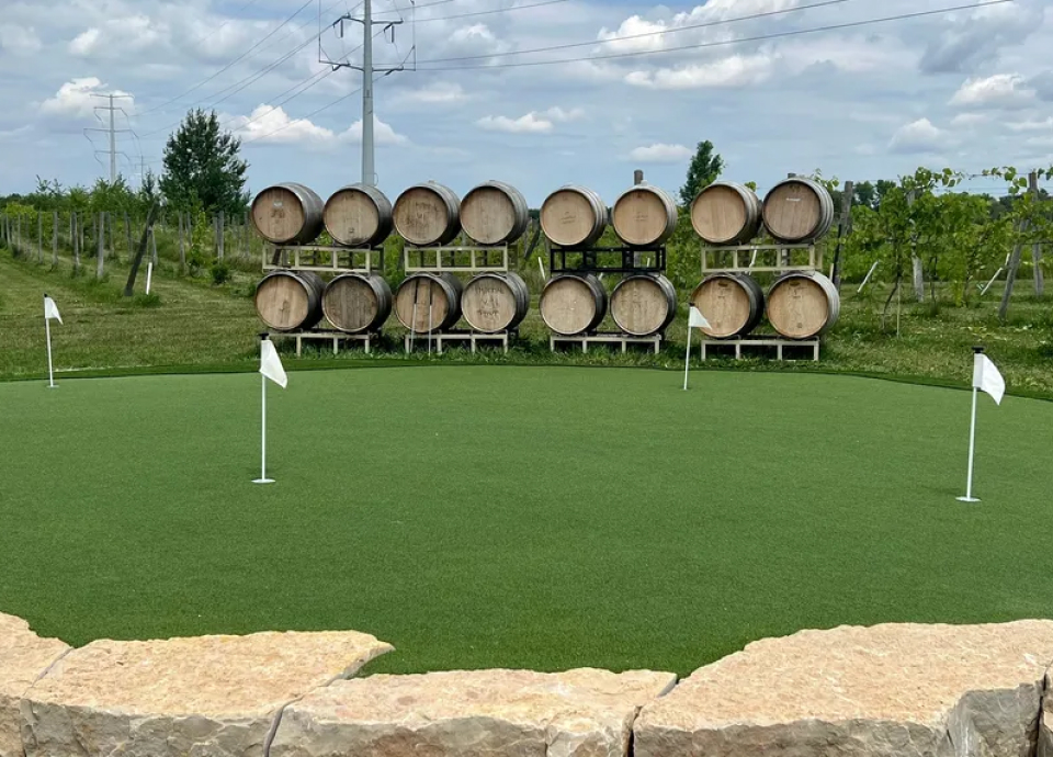 Outdoor Putting Greens